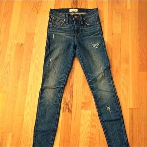 9" High-Rise Skinny Jeans